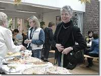 Annemarie am Buffet